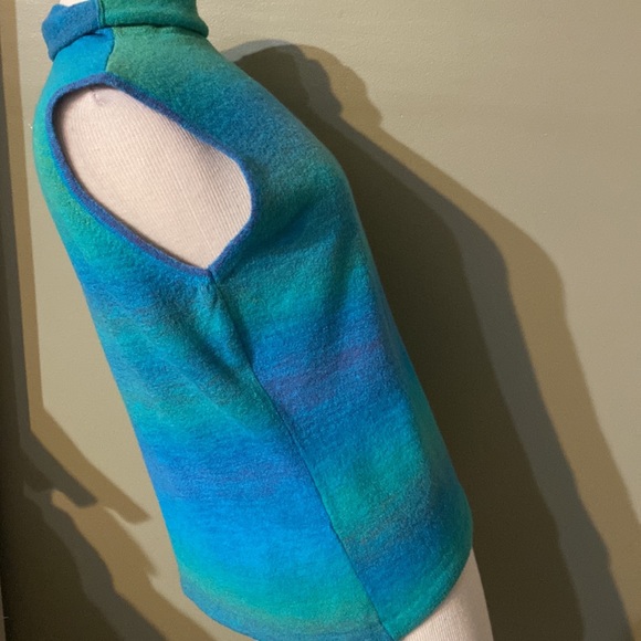 Sweater - Picture 3 of 4